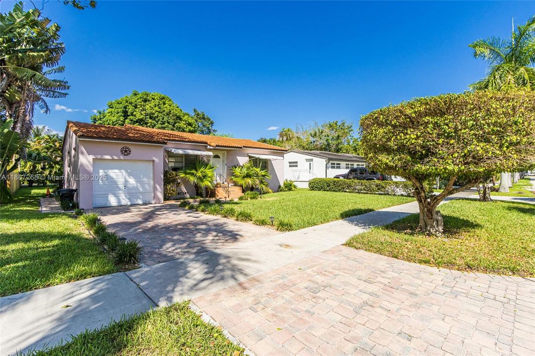 Recently Sold: $499,000 (2 beds, 1 baths, 1280 Square Feet)