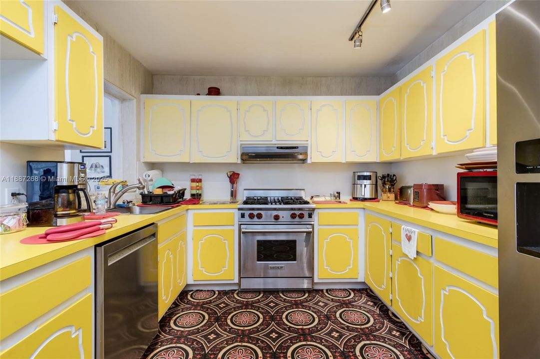 Recently Sold: $499,000 (2 beds, 1 baths, 1280 Square Feet)