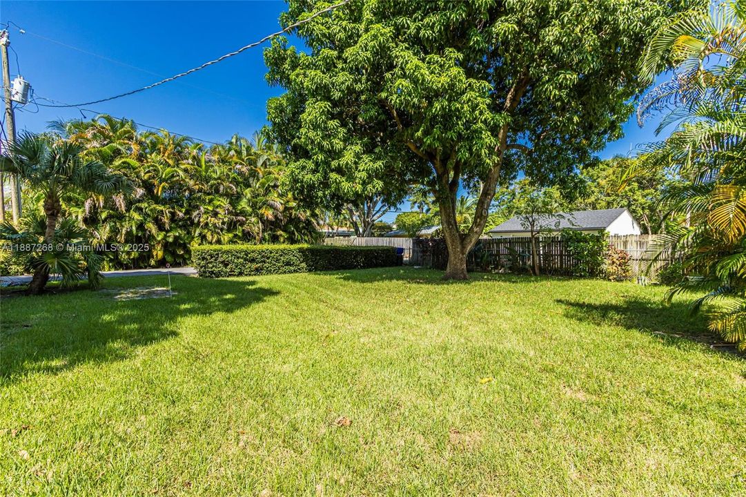 Recently Sold: $499,000 (2 beds, 1 baths, 1280 Square Feet)