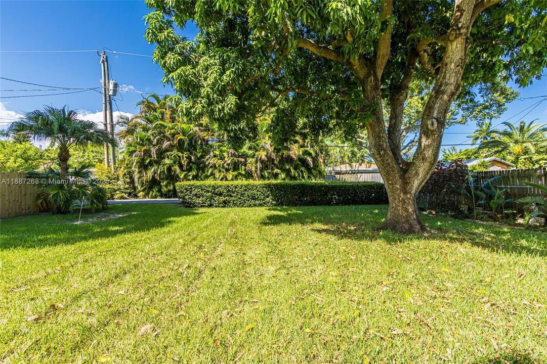 Recently Sold: $499,000 (2 beds, 1 baths, 1280 Square Feet)