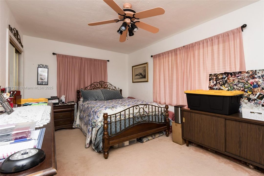 Recently Sold: $499,000 (2 beds, 1 baths, 1280 Square Feet)