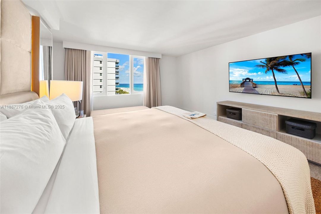 For Sale: $4,250,000 (2 beds, 2 baths, 1687 Square Feet)