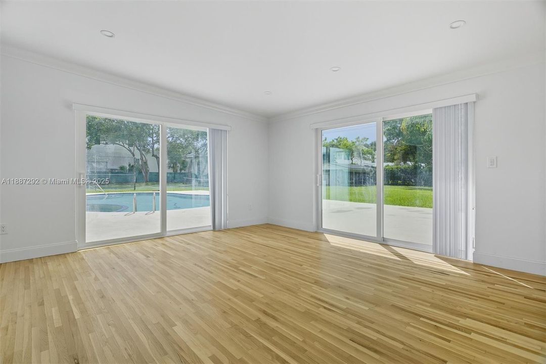 Recently Rented: $12,000 (4 beds, 3 baths, 3712 Square Feet)