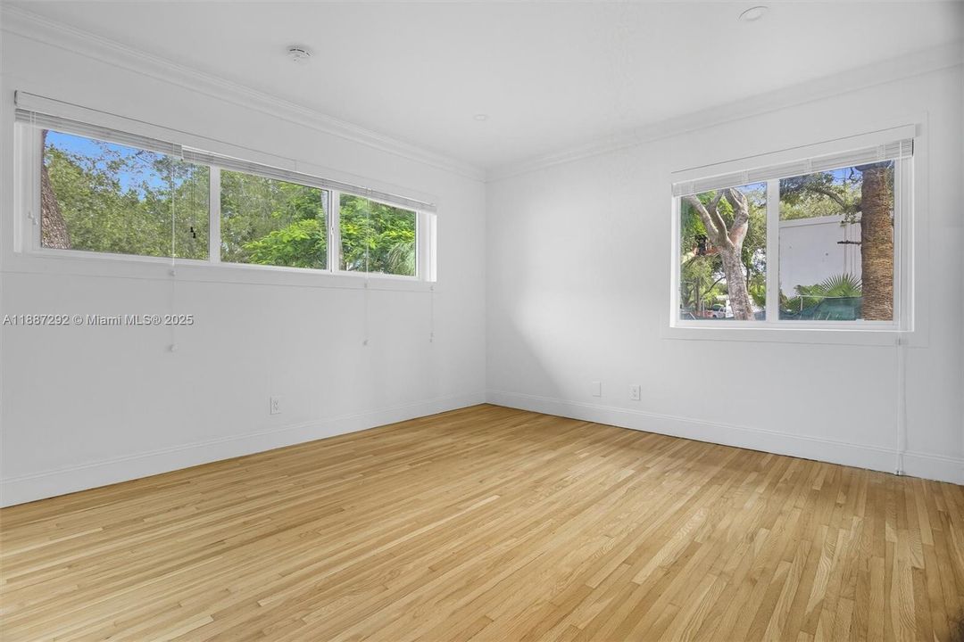 Recently Rented: $12,000 (4 beds, 3 baths, 3712 Square Feet)