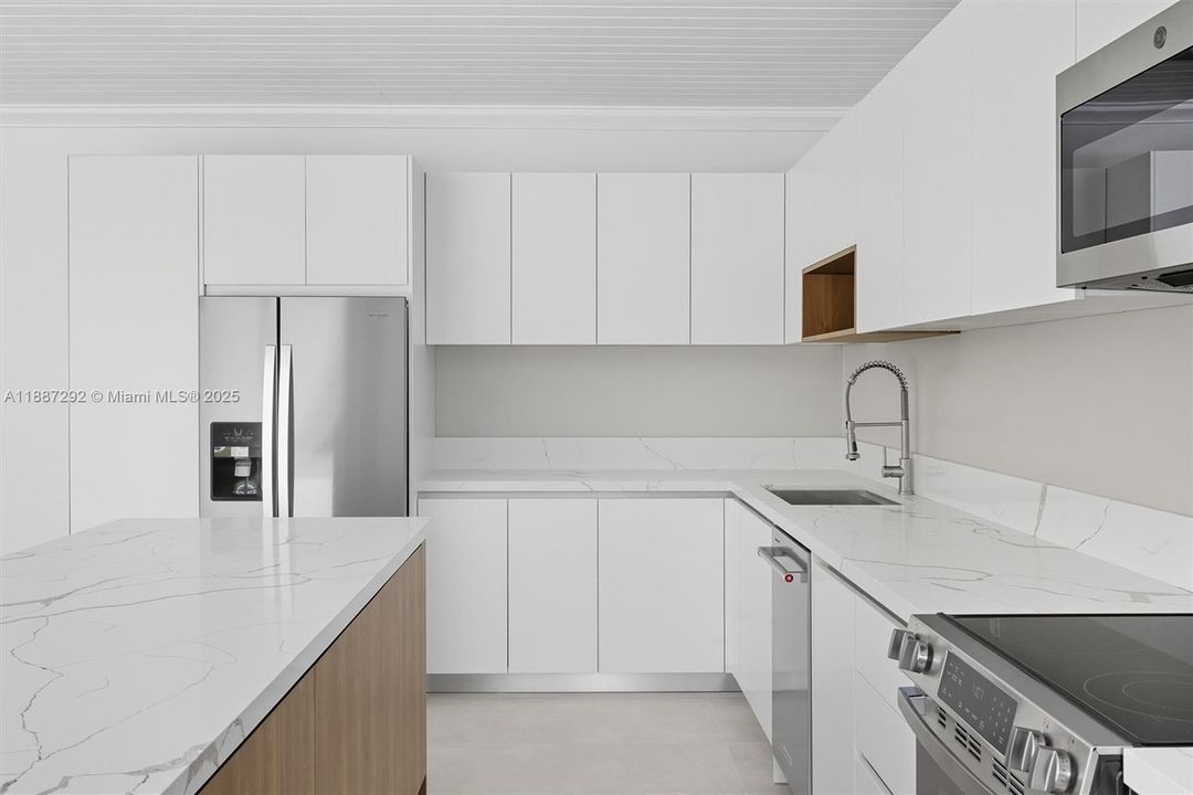 Recently Rented: $12,000 (4 beds, 3 baths, 3712 Square Feet)