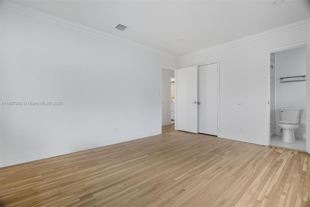 Recently Rented: $12,000 (4 beds, 3 baths, 3712 Square Feet)