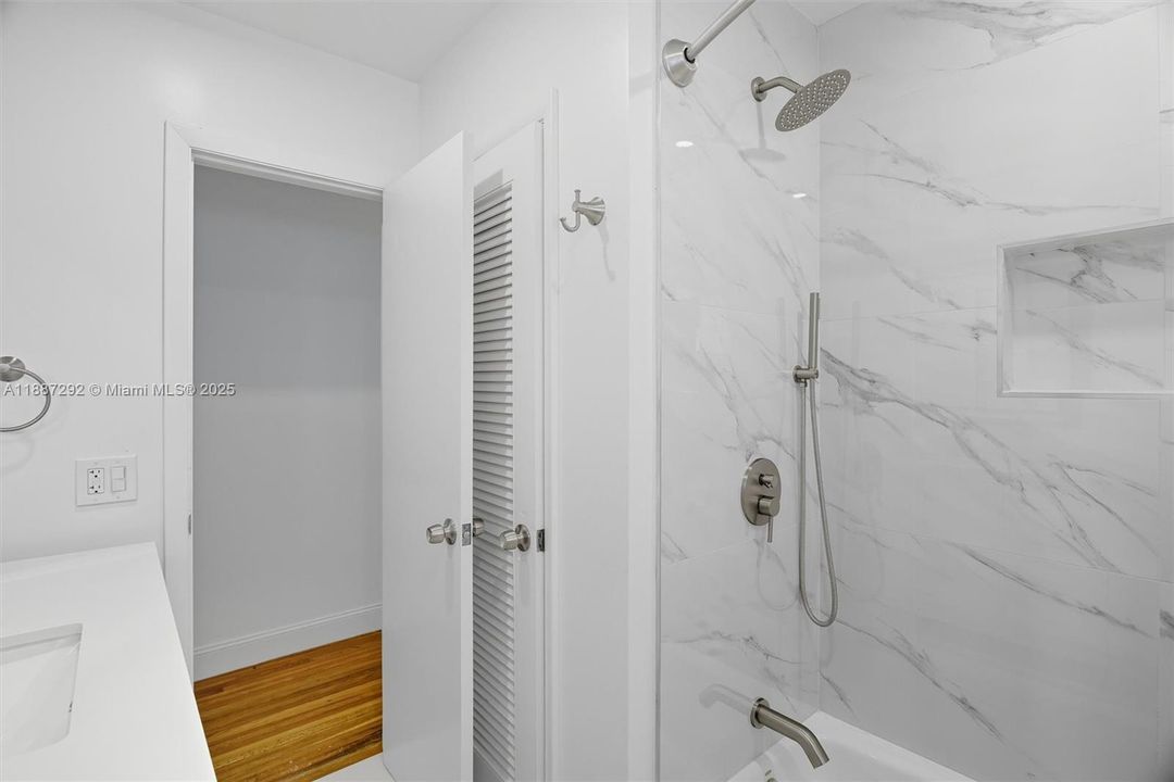 Recently Rented: $12,000 (4 beds, 3 baths, 3712 Square Feet)