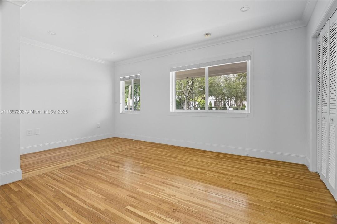 Recently Rented: $12,000 (4 beds, 3 baths, 3712 Square Feet)