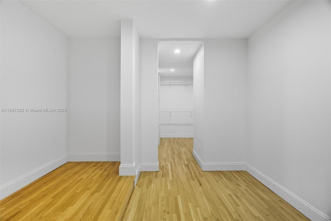 Recently Rented: $12,000 (4 beds, 3 baths, 3712 Square Feet)