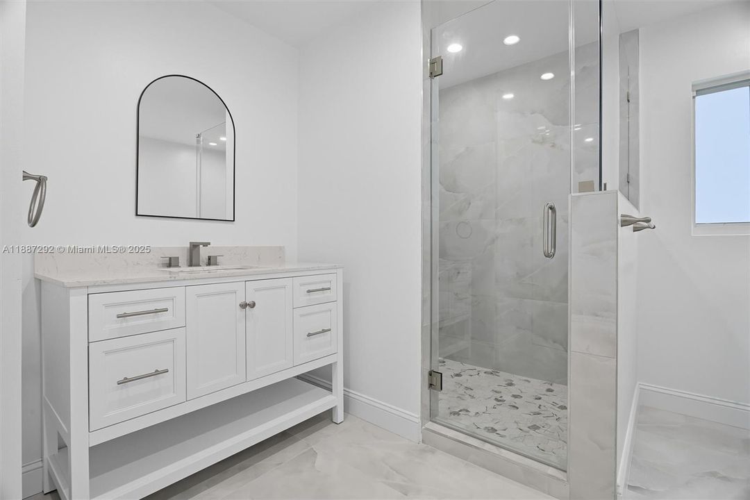 Recently Rented: $12,000 (4 beds, 3 baths, 3712 Square Feet)