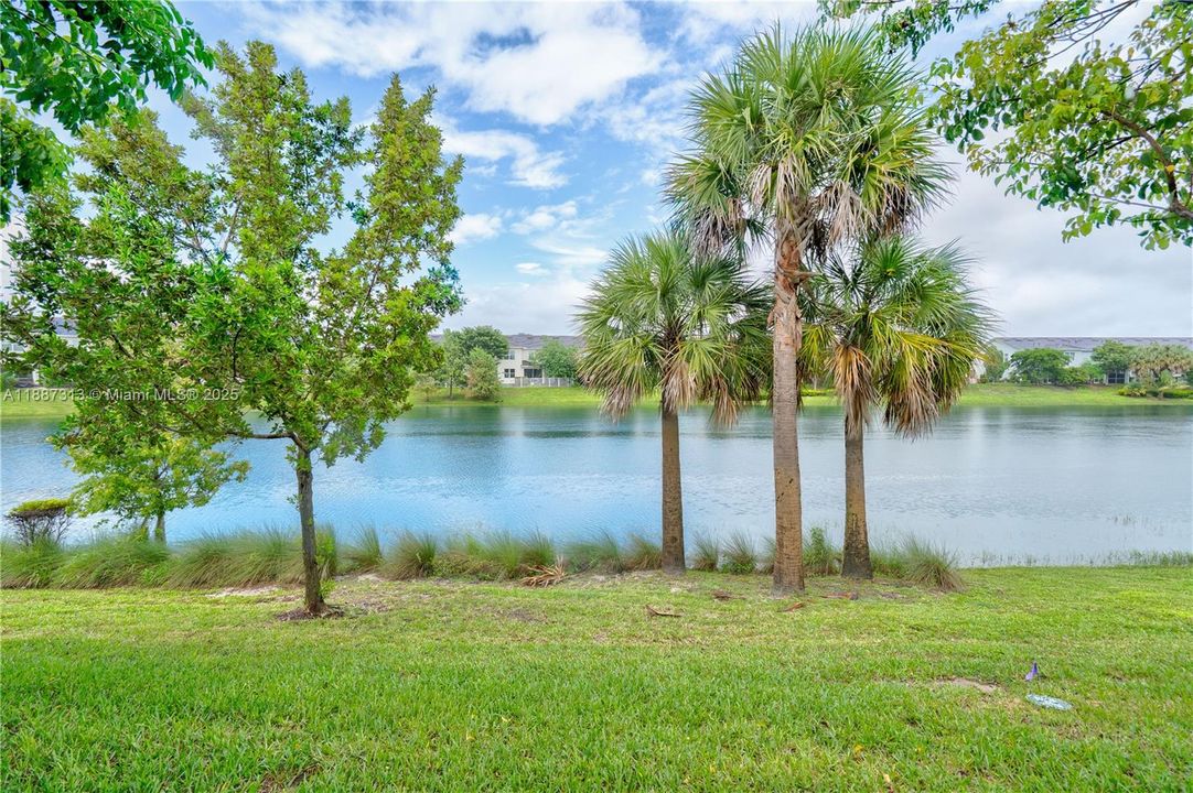 Active With Contract: $667,800 (3 beds, 2 baths, 1760 Square Feet)