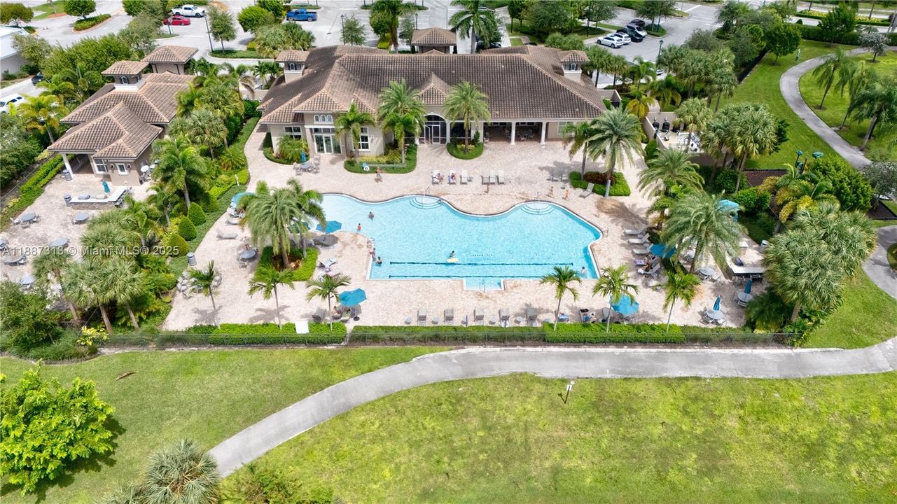 Active With Contract: $667,800 (3 beds, 2 baths, 1760 Square Feet)