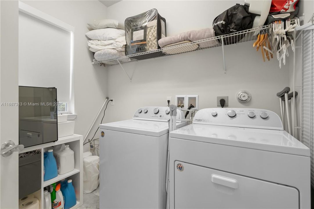 Active With Contract: $667,800 (3 beds, 2 baths, 1760 Square Feet)