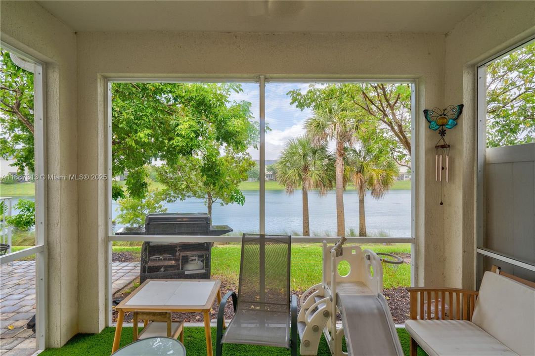 Active With Contract: $667,800 (3 beds, 2 baths, 1760 Square Feet)