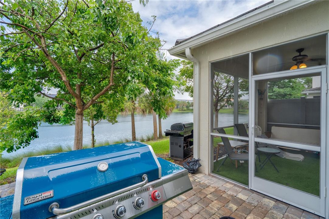 Active With Contract: $667,800 (3 beds, 2 baths, 1760 Square Feet)