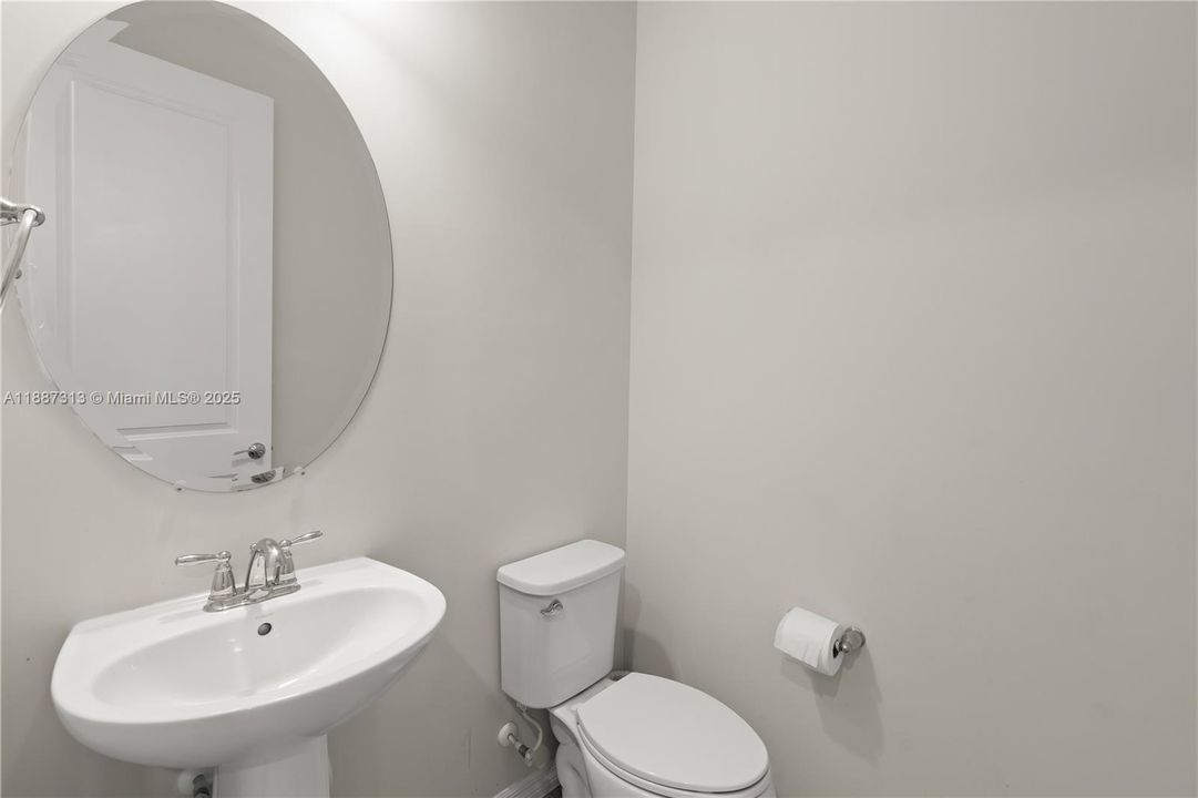 Active With Contract: $667,800 (3 beds, 2 baths, 1760 Square Feet)