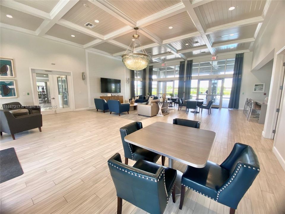 For Rent: $2,500 (3 beds, 2 baths, 1856 Square Feet)