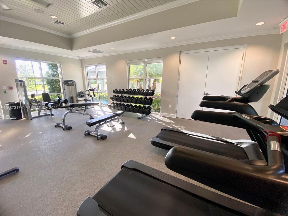 For Rent: $2,500 (3 beds, 2 baths, 1856 Square Feet)