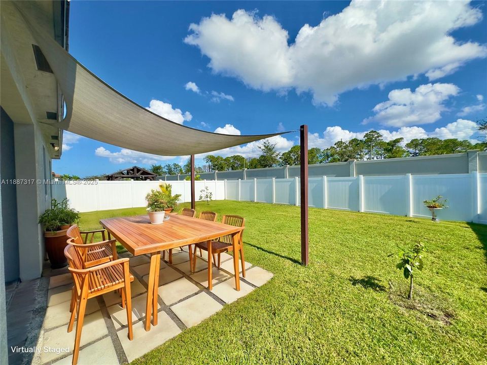 For Rent: $2,500 (3 beds, 2 baths, 1856 Square Feet)