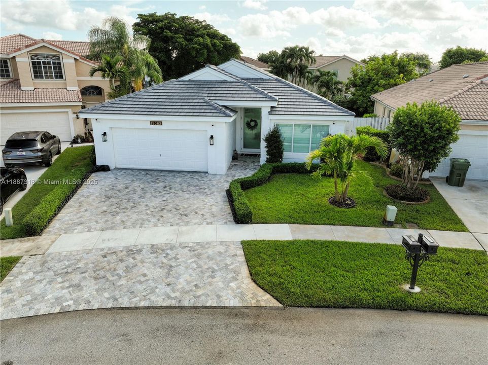 Недавно арендовано: $3,950 (3 спален, 2 ванн, 1731 Квадратных фут)