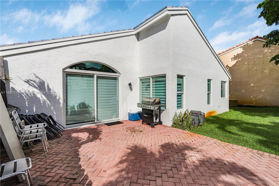 Недавно арендовано: $3,950 (3 спален, 2 ванн, 1731 Квадратных фут)