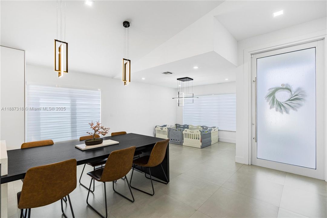 Недавно арендовано: $3,950 (3 спален, 2 ванн, 1731 Квадратных фут)