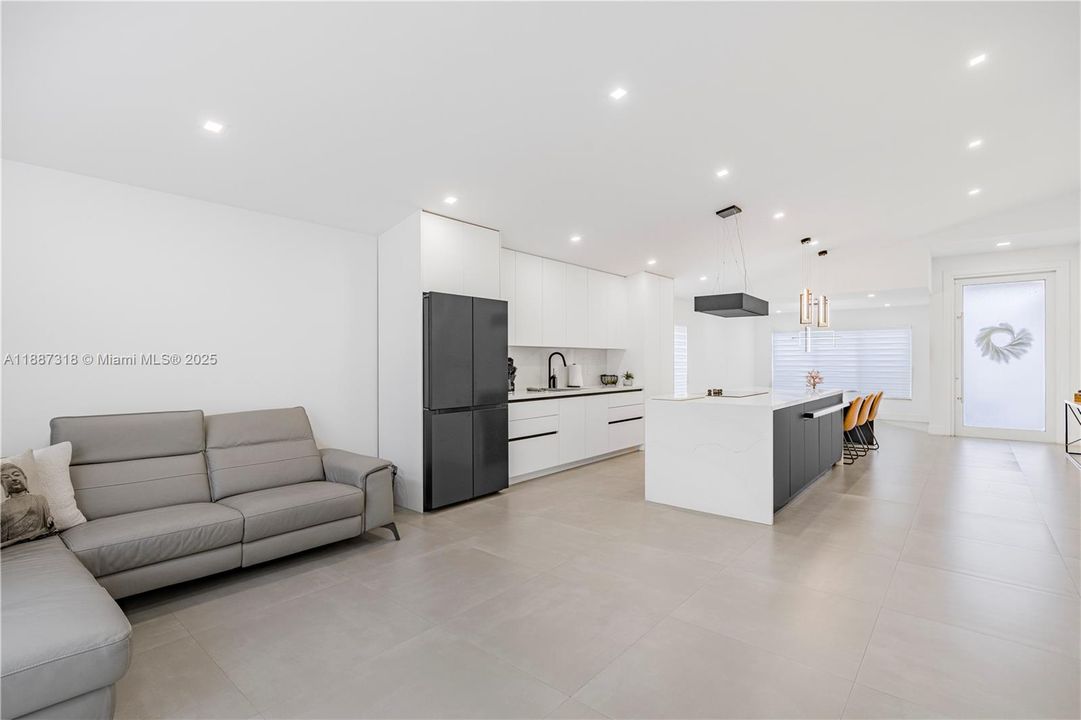 Недавно арендовано: $3,950 (3 спален, 2 ванн, 1731 Квадратных фут)