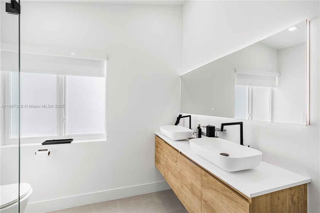 Недавно арендовано: $3,950 (3 спален, 2 ванн, 1731 Квадратных фут)