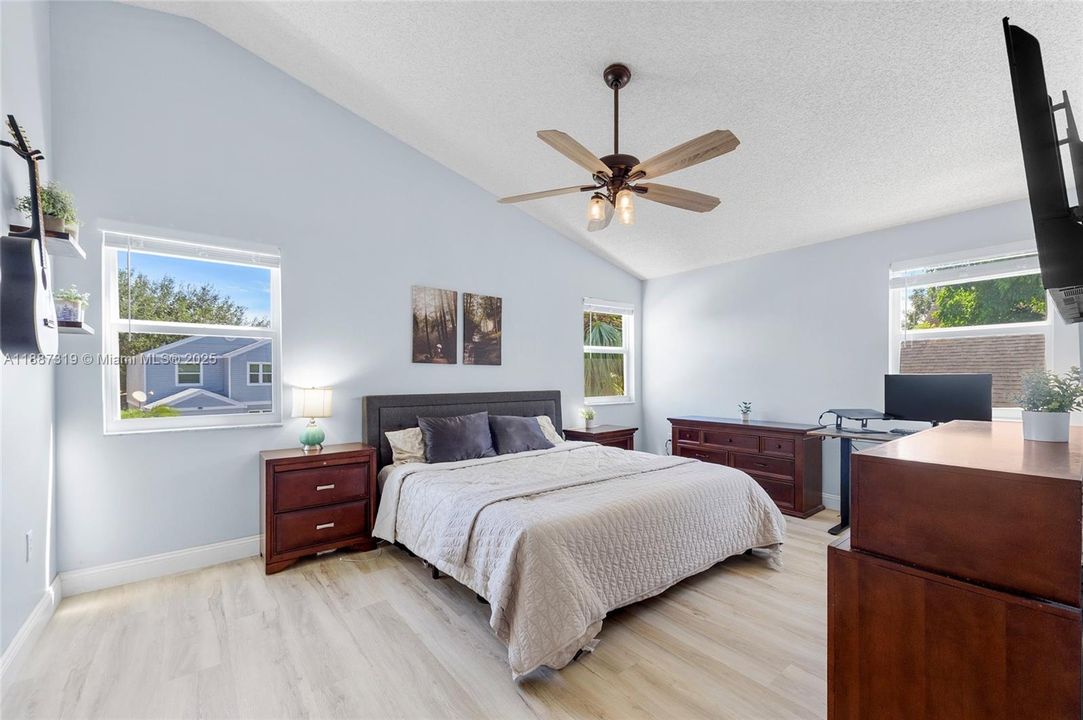 Active With Contract: $639,000 (4 beds, 2 baths, 2142 Square Feet)