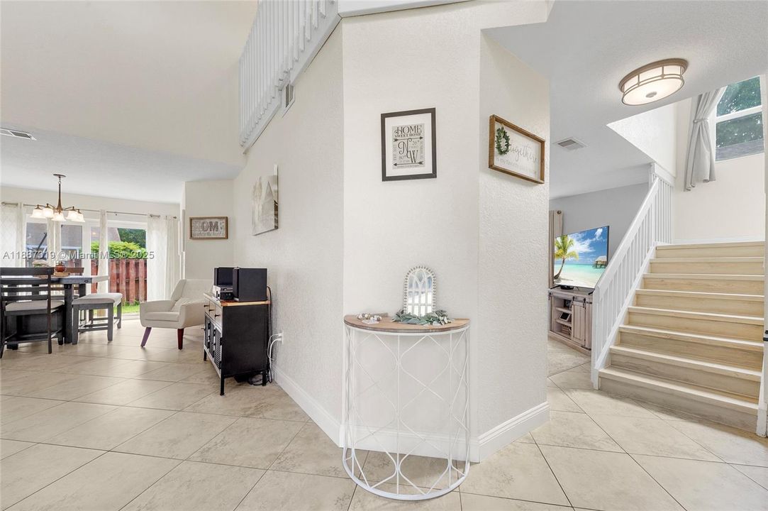 Active With Contract: $639,000 (4 beds, 2 baths, 2142 Square Feet)