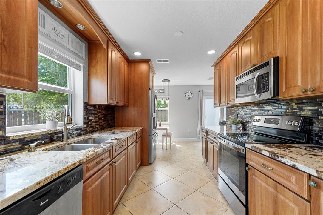 Active With Contract: $639,000 (4 beds, 2 baths, 2142 Square Feet)