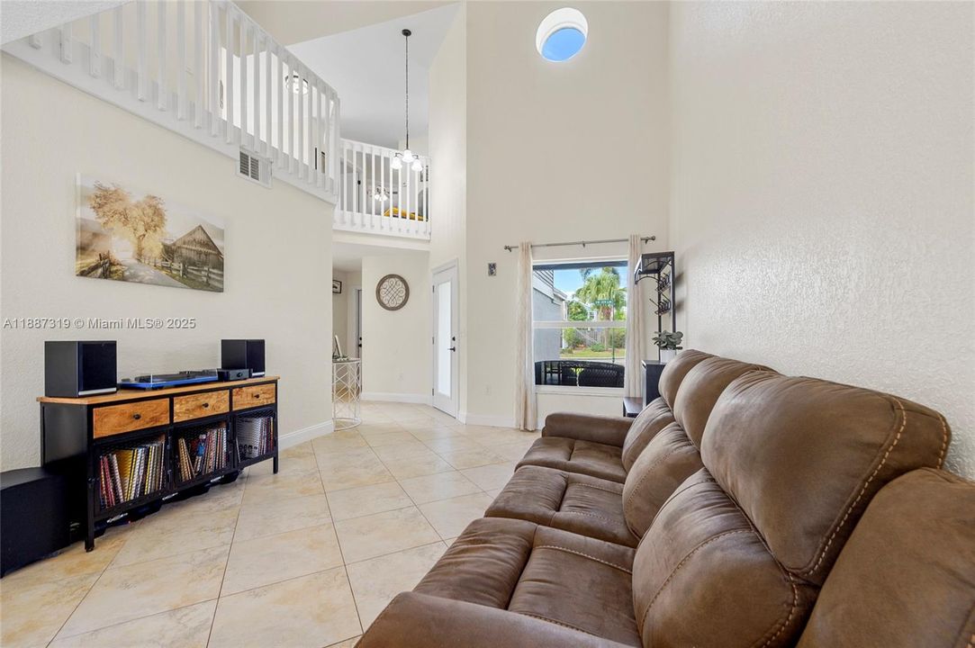 Active With Contract: $639,000 (4 beds, 2 baths, 2142 Square Feet)