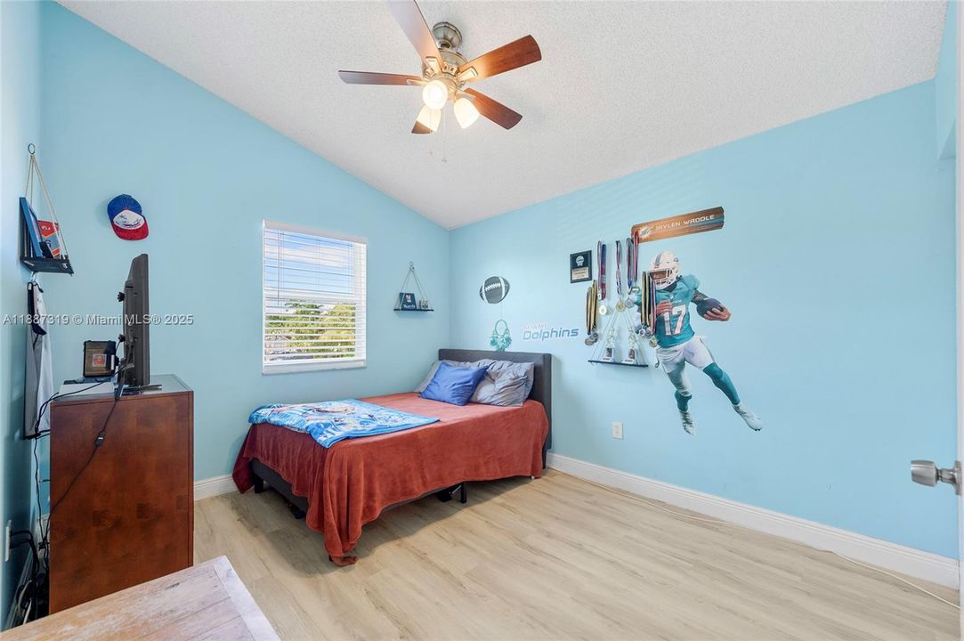 Active With Contract: $639,000 (4 beds, 2 baths, 2142 Square Feet)