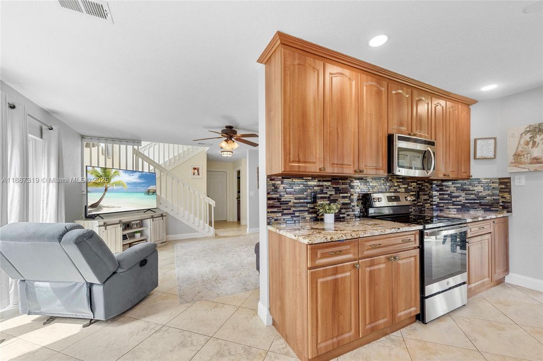 Active With Contract: $639,000 (4 beds, 2 baths, 2142 Square Feet)