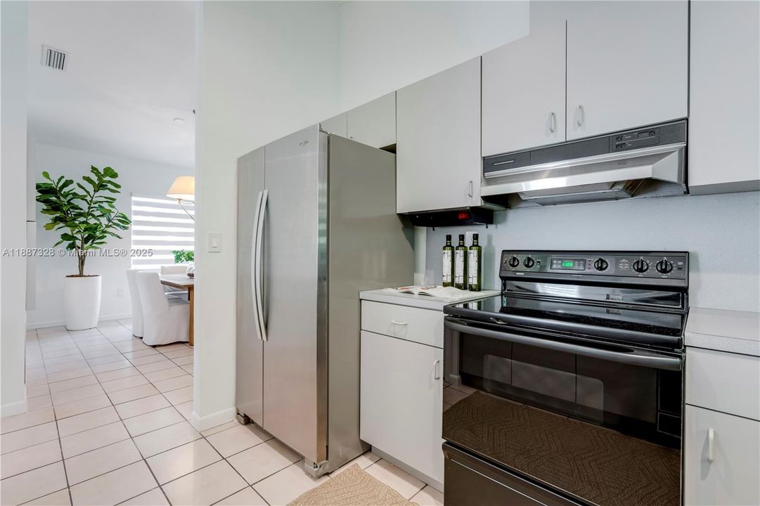 Vendido Recientemente: $649,000 (3 camas, 2 baños, 1616 Pies cuadrados)