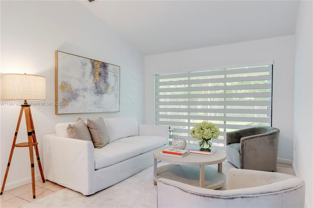 Vendido Recientemente: $649,000 (3 camas, 2 baños, 1616 Pies cuadrados)