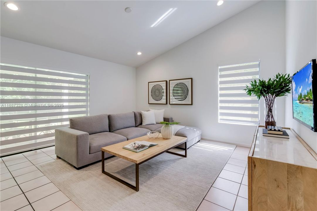 Vendido Recientemente: $649,000 (3 camas, 2 baños, 1616 Pies cuadrados)