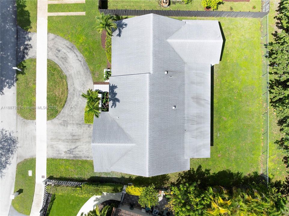 Vendido Recientemente: $649,000 (3 camas, 2 baños, 1616 Pies cuadrados)