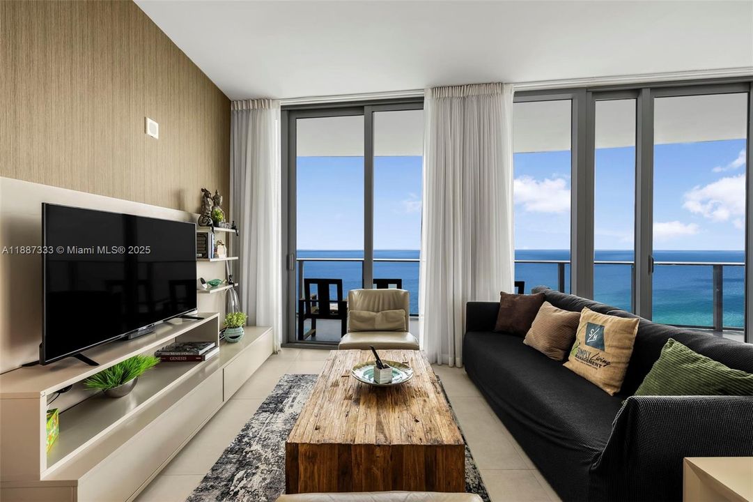 For Sale: $1,825,000 (3 beds, 3 baths, 1752 Square Feet)