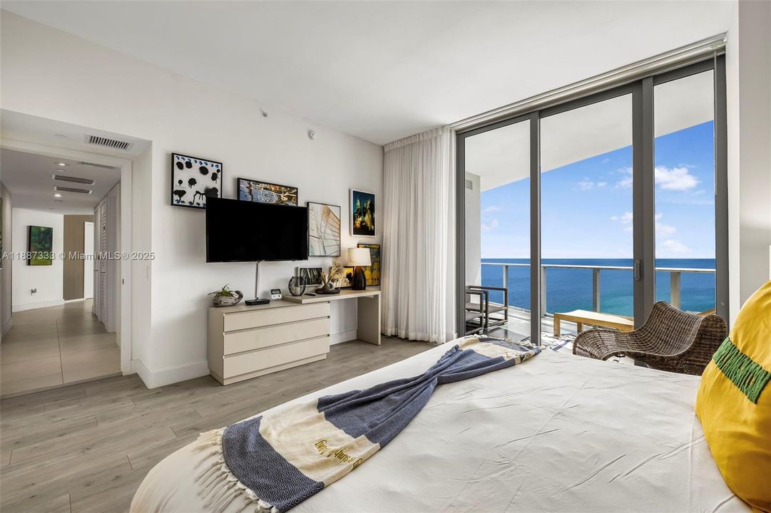 For Sale: $1,825,000 (3 beds, 3 baths, 1752 Square Feet)