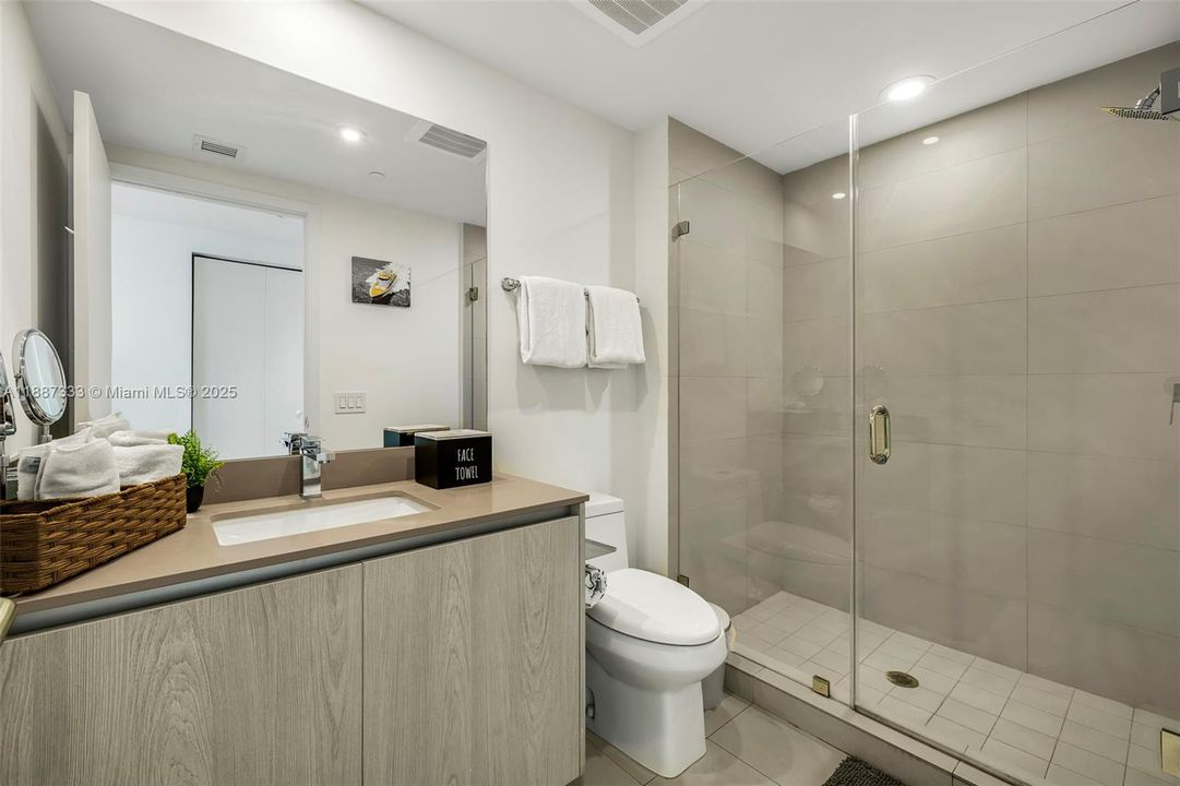 For Sale: $1,825,000 (3 beds, 3 baths, 1752 Square Feet)