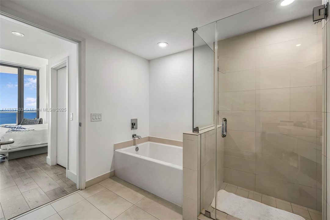 For Sale: $1,825,000 (3 beds, 3 baths, 1752 Square Feet)