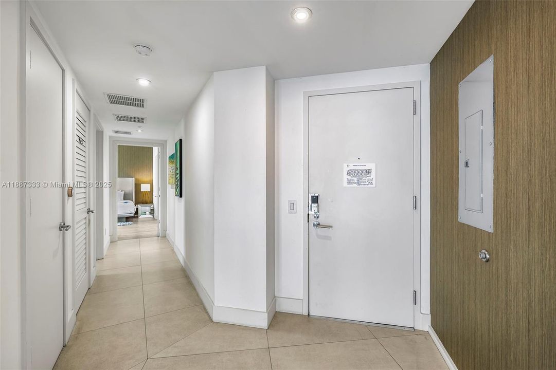 For Sale: $1,825,000 (3 beds, 3 baths, 1752 Square Feet)