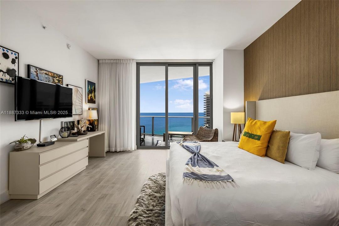 For Sale: $1,825,000 (3 beds, 3 baths, 1752 Square Feet)