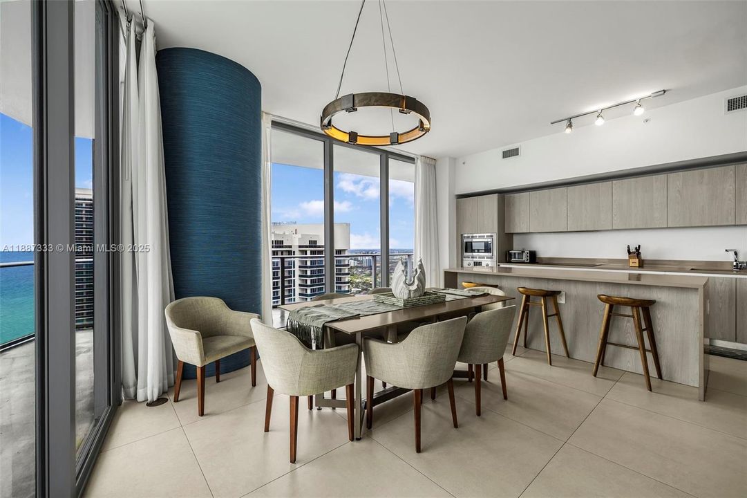 For Sale: $1,825,000 (3 beds, 3 baths, 1752 Square Feet)