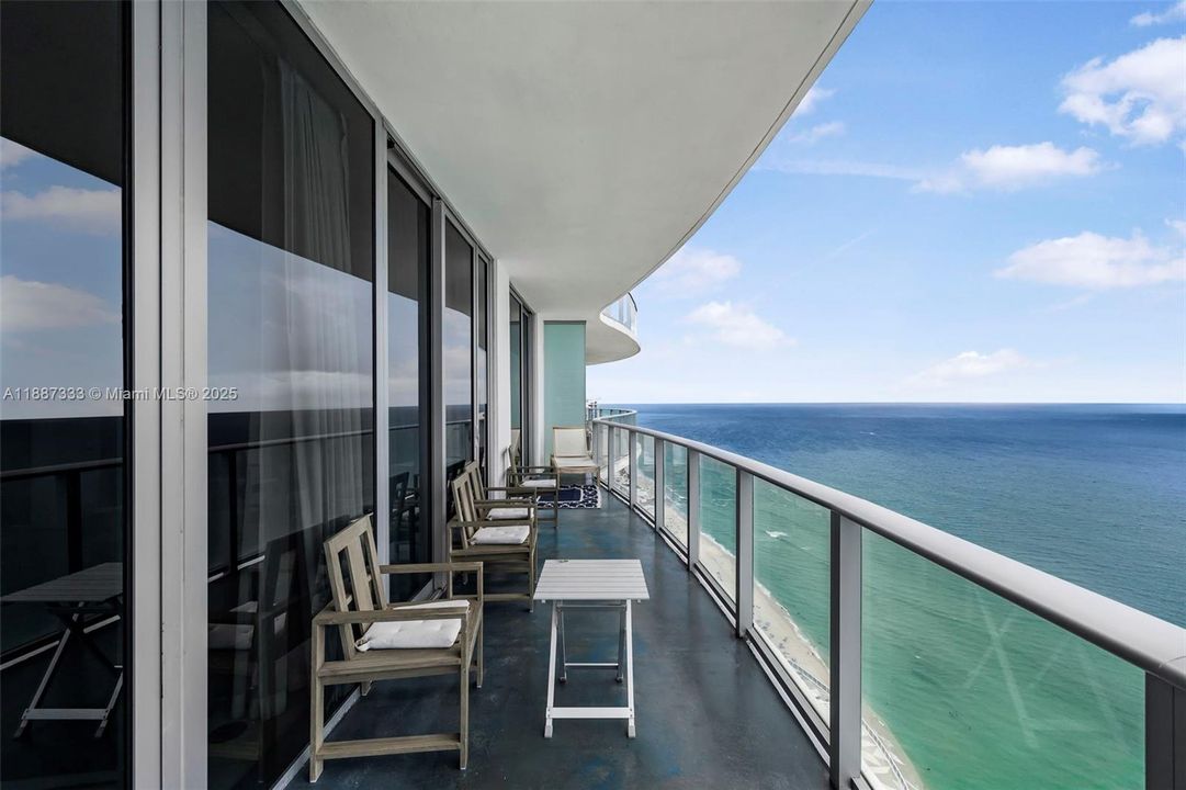 For Sale: $1,825,000 (3 beds, 3 baths, 1752 Square Feet)