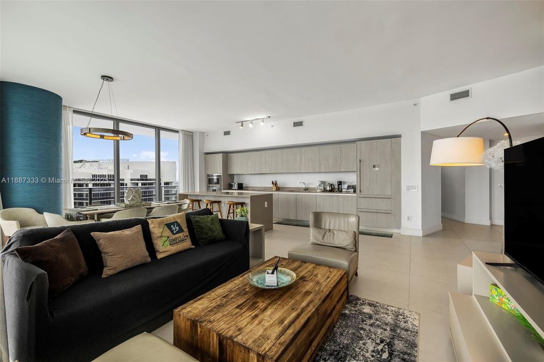 For Sale: $1,825,000 (3 beds, 3 baths, 1752 Square Feet)