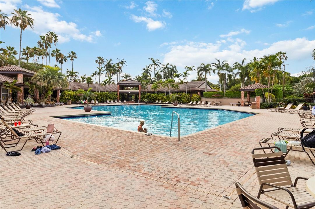 Active With Contract: $569,000 (4 beds, 2 baths, 2084 Square Feet)