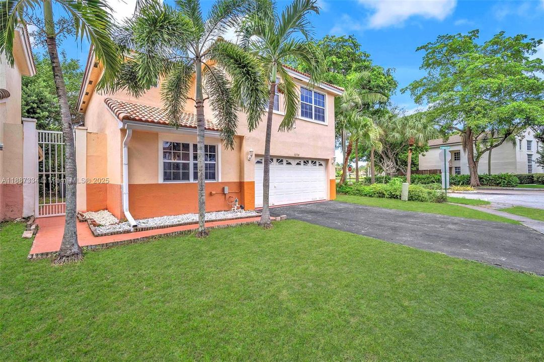 Active With Contract: $569,000 (4 beds, 2 baths, 2084 Square Feet)