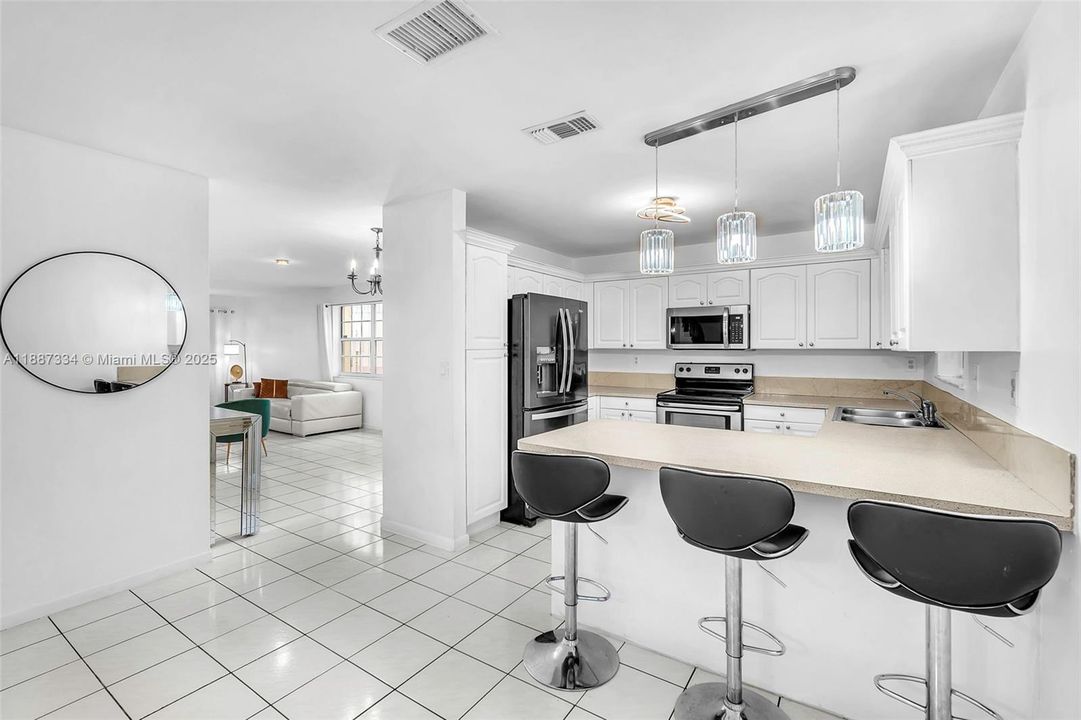 Active With Contract: $569,000 (4 beds, 2 baths, 2084 Square Feet)